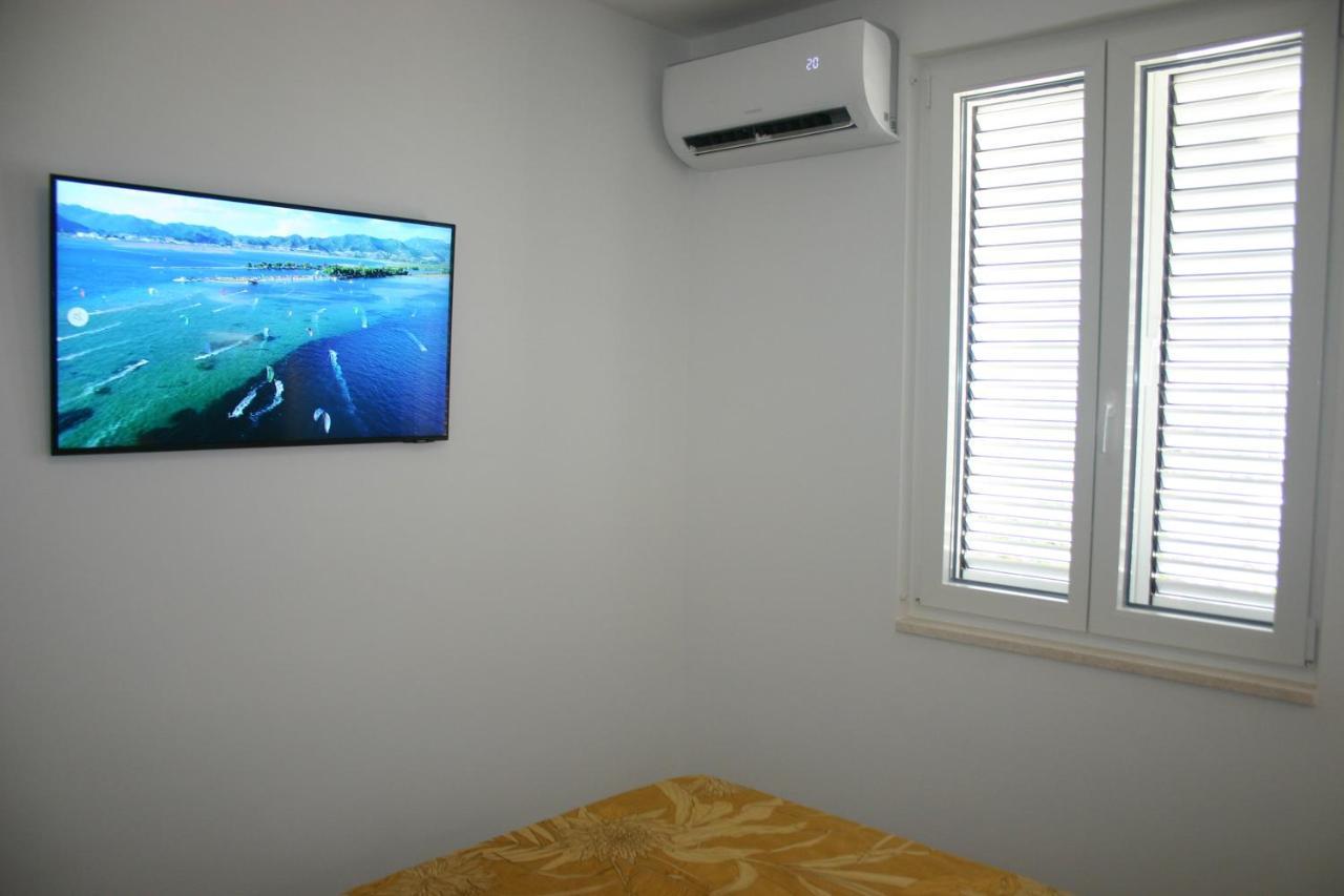 Next Door Apartment Maro & Ivan Njivice Ngoại thất bức ảnh